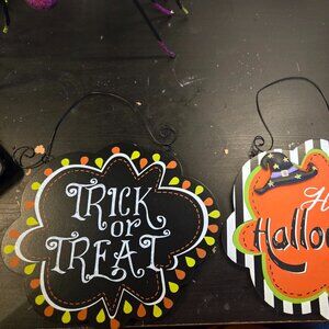 2 Wooden Halloween Plaques